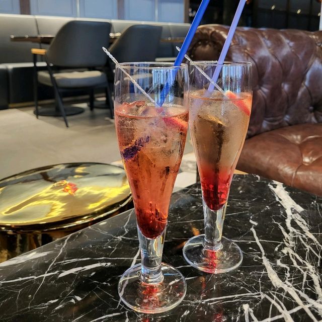 清靜悠然的酒廊High Tea