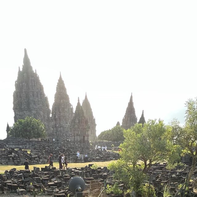 A temple with 240 temples inside? Come!