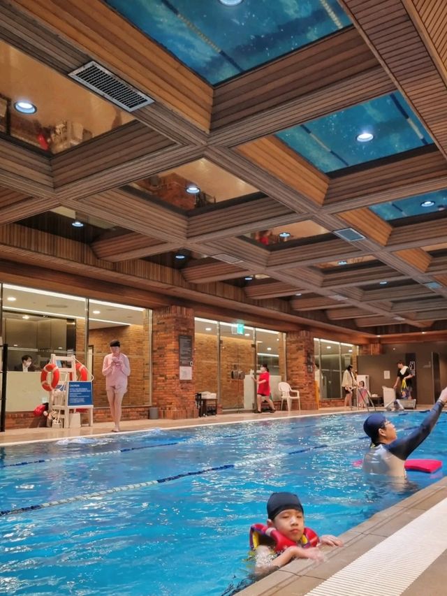 기본기 충실한 호텔 수영장