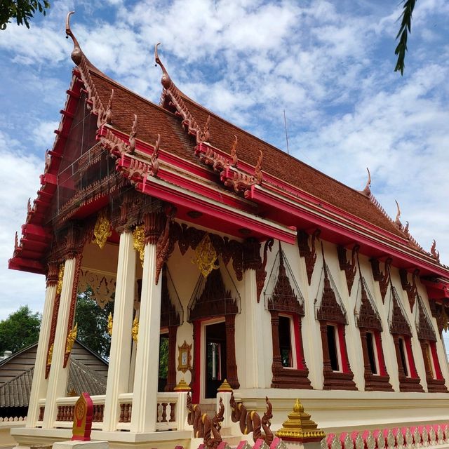 พระนอนหินทราย 1,300 ปี