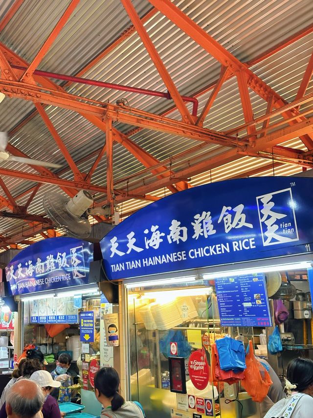 《新加坡》米其林餐盤推薦 麥士威熟食中心排隊美食-天天海南雞飯