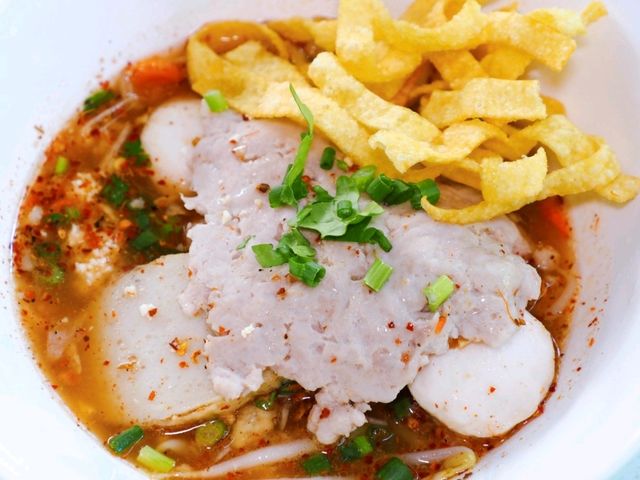 🥢🍋 “มะนาวก๋วยเตี๋ยวในสวน” ร้านอร่อย (ไม่ลับ) ย่านตลิ่งชัน