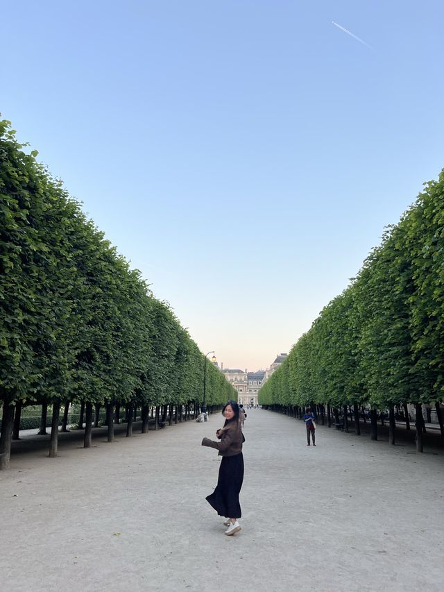 cannot get enough of parks & gardens in paris 🫶🇫🇷⛲️🎶