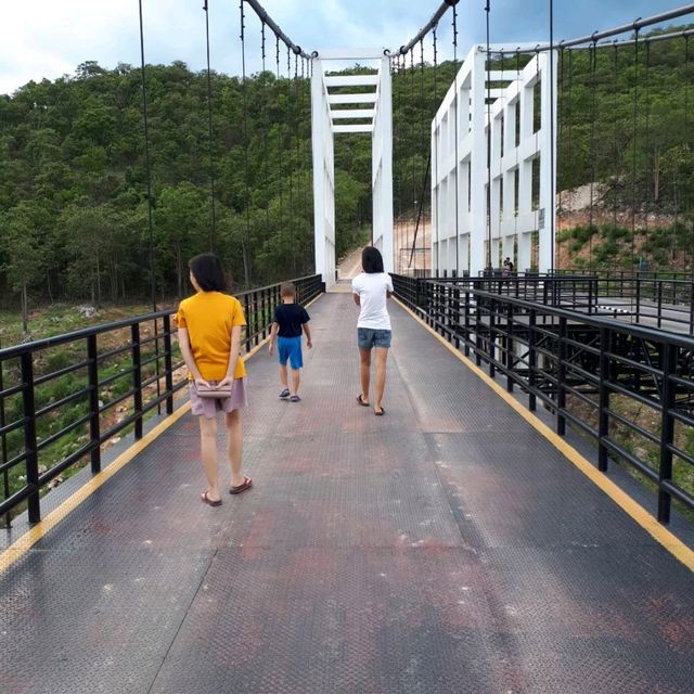 ชมวิวสะพานแขวนเชื่อมใจ ไฮไลท์เขื่อนแม่กวง