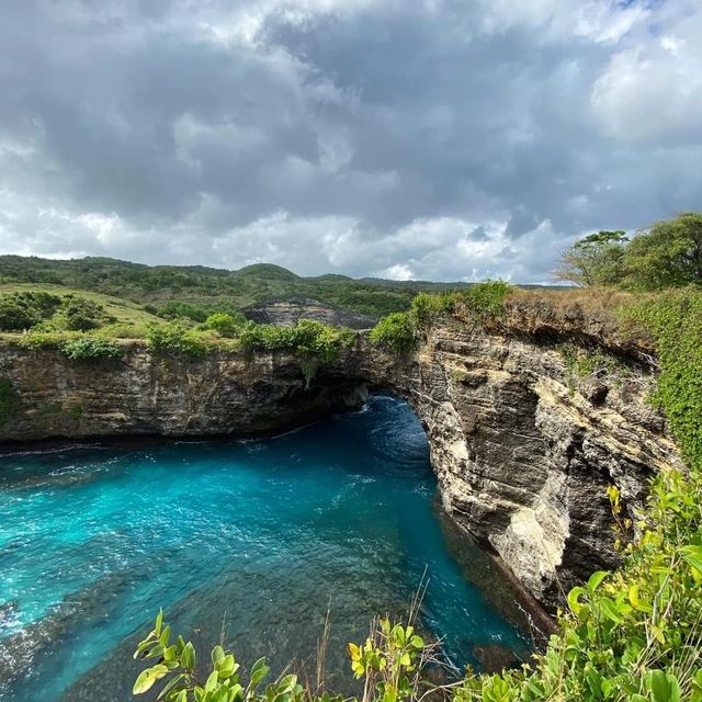 Stunning natural wonder -> Broken Beach!