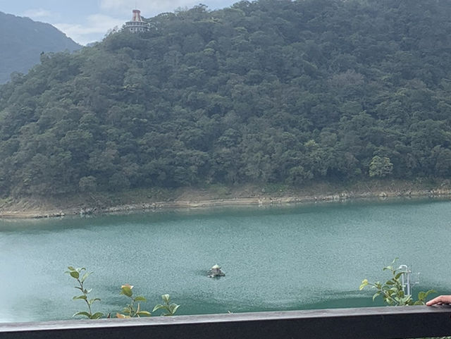 石門水庫：山明水秀，休閒好去處！🏞️🌳