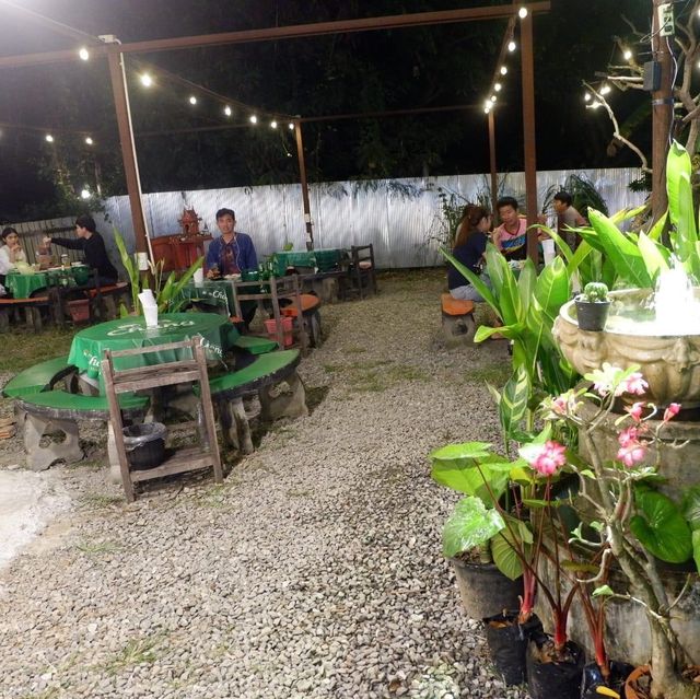 หมูจุ่มรสแซ่บ : ร้านอ้ายโตน
