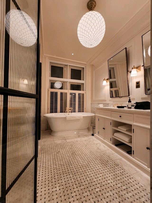 Luxury hotel near Russel Square, London
