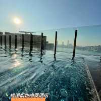 漂亮既無敵維港海景打咭泳池