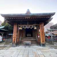 名古屋大須商店街旁的古老神社