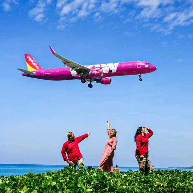 จุดถ่ายรูปภูเก็ต 📸
ถ่ายรูปกับเครื่องบินแบบสับๆ ✈️