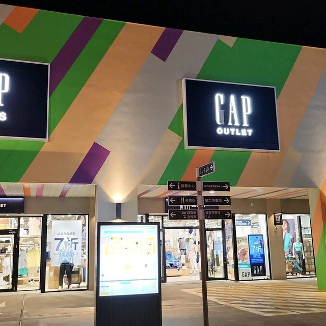 下飛機就可直奔的台中三井Outlet