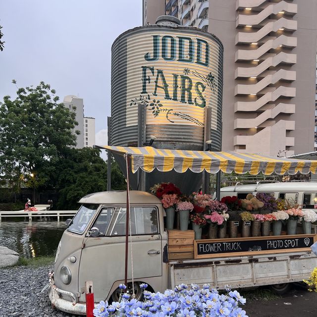 🏰 JODD FAIRS DanNeramit : จ๊อดแฟร์ แดนเนรมิต