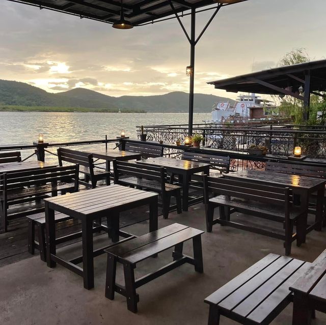 . Cafe' Der See Nakornnok ⚓️✨