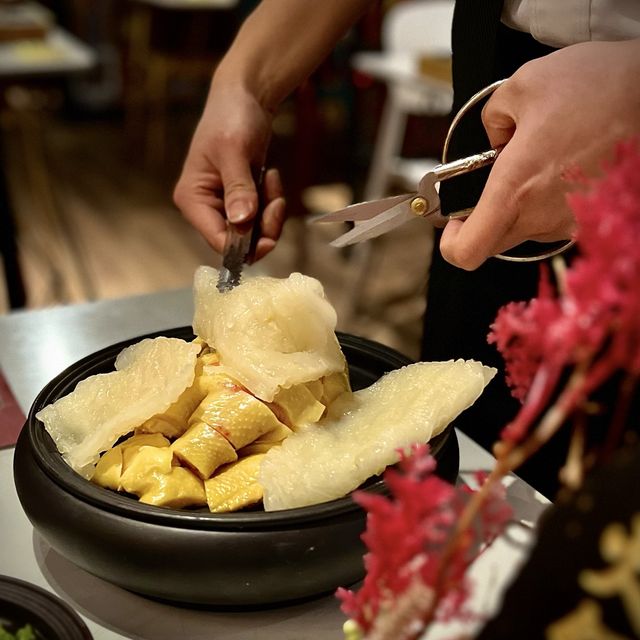📍香港銅鑼灣｜火鍋隨意門 · 招牌養生花膠雞湯火鍋😋隨意穿梭不同旅遊主題區📷