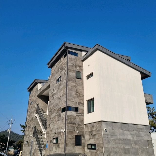  바다뷰보면서 스파가능한 '거제 레인보우 키즈 풀빌라 '