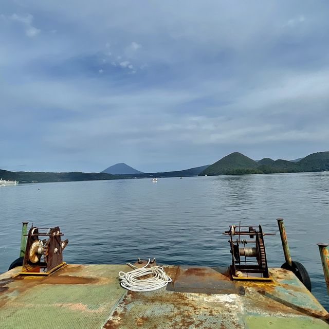 【北海道】スワンボート界の革命児！エンジン付きスワンボート