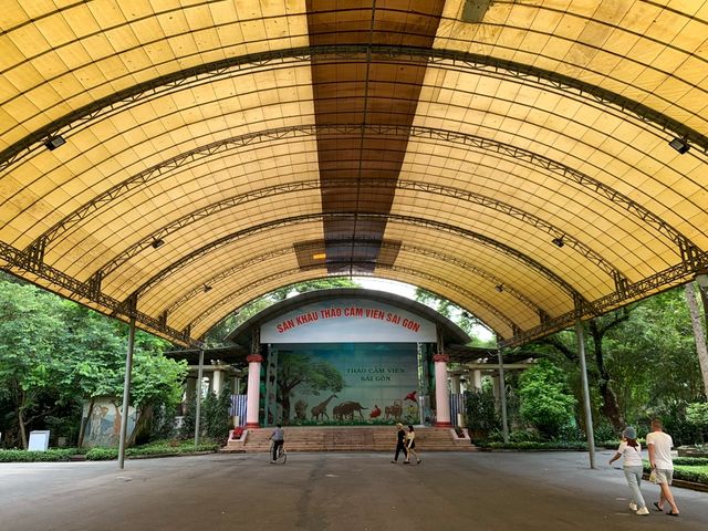 ベトナム　ベトナム観光　アジア最古のサイゴン動植物園で幻のトラを見てきた！