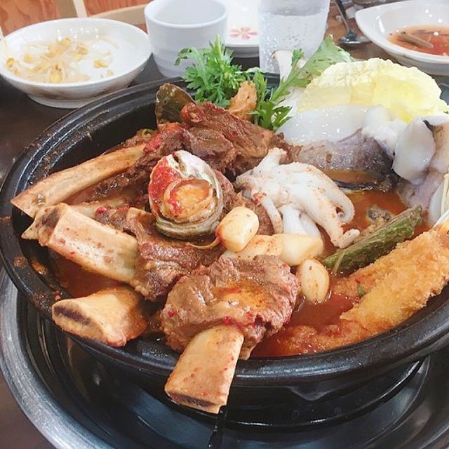 주말 나들이 겸 산책하고 커피까지 완벽코스 복사꽃피는집🌺