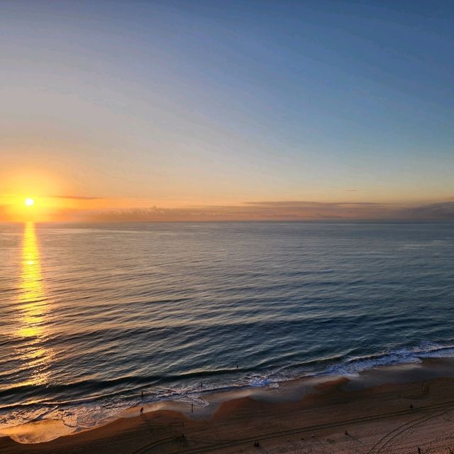 หนีร้อน มาหาร้อน ที่ Gold coast