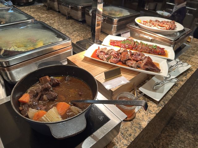 下午自助餐好抵食有長腳蟹同生蠔
