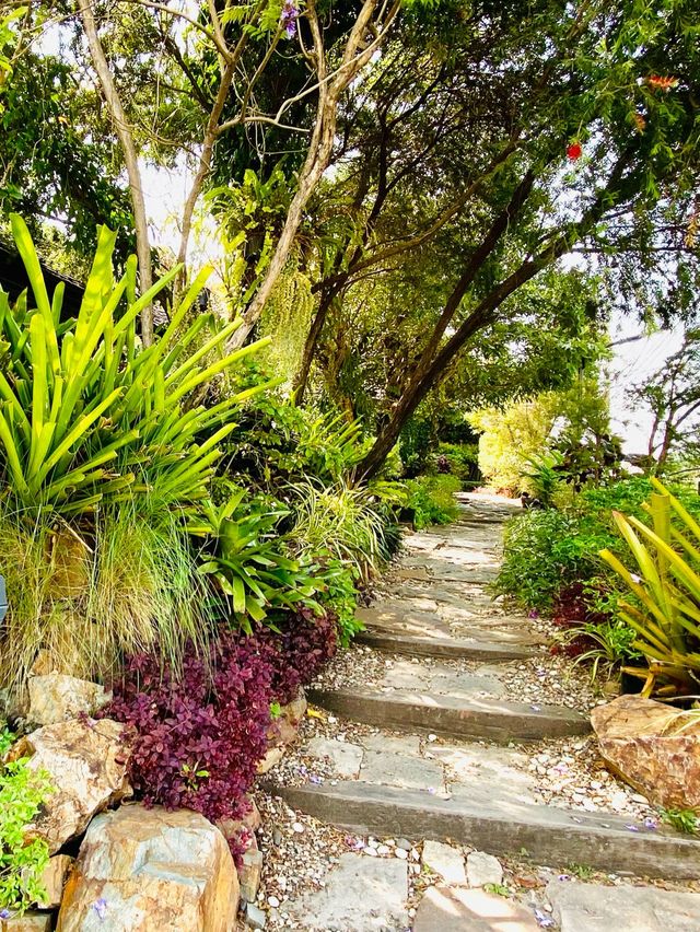 คาเฟ่กระท่อมสไตล์อังกฤษ ถ่ายรูปสวย สายคาเฟ่ต้องมา