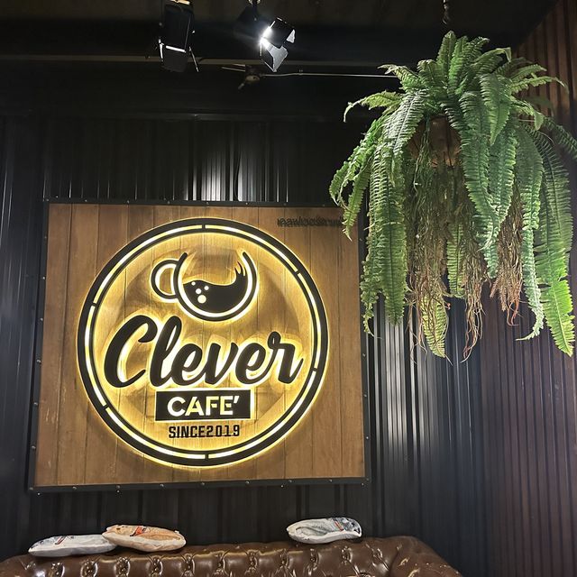 clever cafe คาเฟ่แมว จันทบุรี