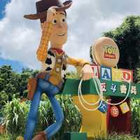 香港迪士尼樂園，走進奇妙之旅