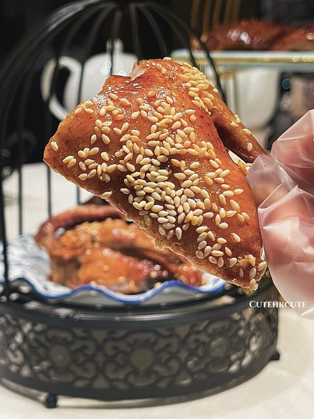 香港這乳鴿外皮卜卜脆🌟很神‼️好吃到無語