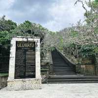 Uluwatu Temple วัดฮินดูที่ขึ้นชื่อในบาหลี
