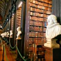 アイルランドの国宝がある図書館