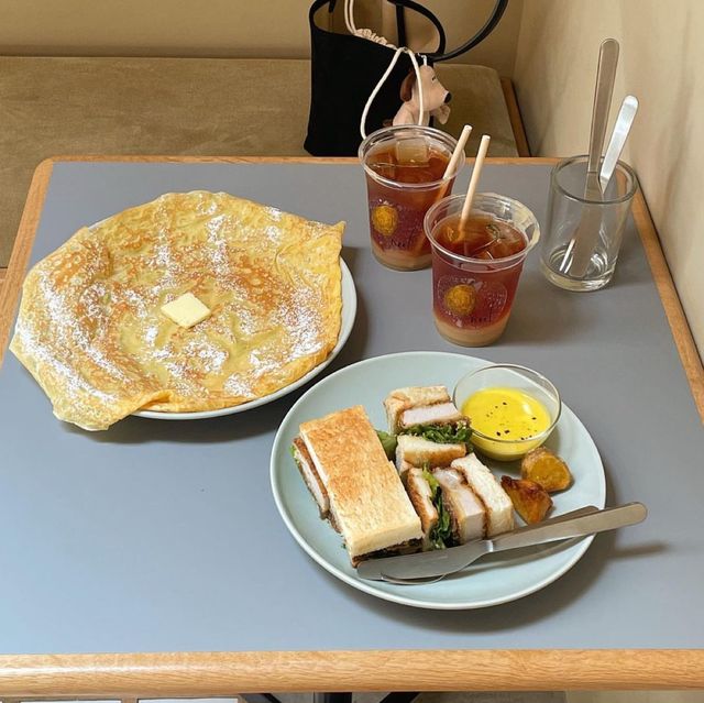 「Neel Nakazaki」：舒適環境、美味蛋糕和咖啡，絕對值得一試！