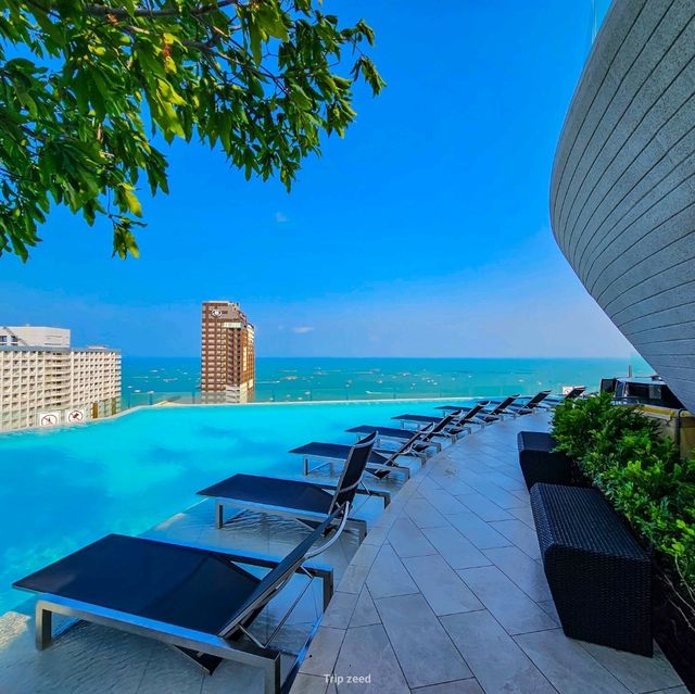 โรงแรมใจกลางเมือง มีสวนน้ำลอยฟ้า
