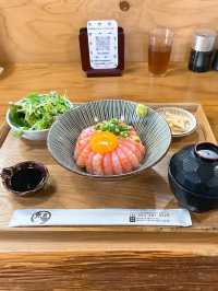 【福岡グルメ】美しい海鮮丼が食べれるお店