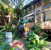 Zombie Cafe' เปลี่ยนบ้านเก่ามาเป็นร้านกาแฟ