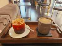 A nice retro cafe at Haebangchon, Cozydomz