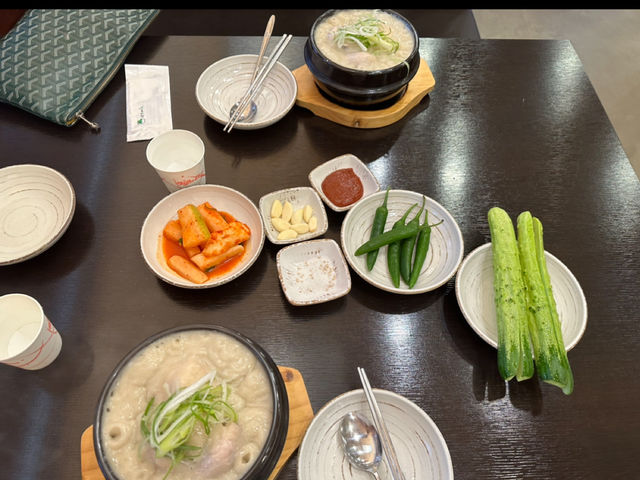 요즘 너무 더우니까 복날 대표 보양식 삼계탕 먹기