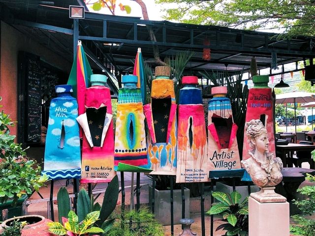 🎭 Visit Baan Sillapin Art Village