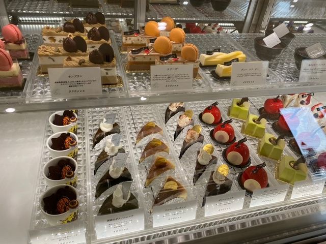 【福岡カフェ】演出が美しすぎるケーキがおいしくてたまらない