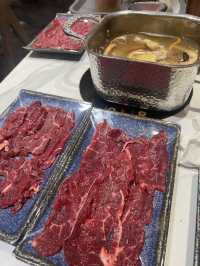 🌟曼格活海鮮火鍋🌟現切牛肉，壽司熱食，款式多到不得了！