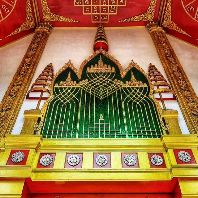สักการะพระเจ้าสองสี ที่วัดมุงเมือง