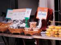 ตลาดชุมชนขนมแปลกริมของหนองบัว จันทบุรี