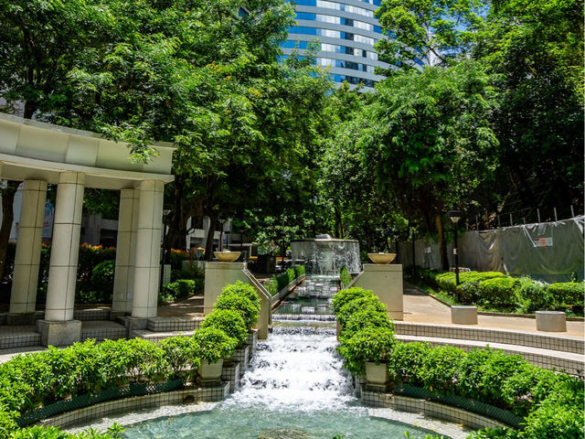 Fountain Plaza 