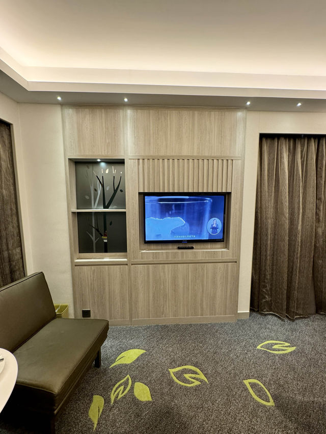 【香港仕德福山景酒店】浴缸房，正！