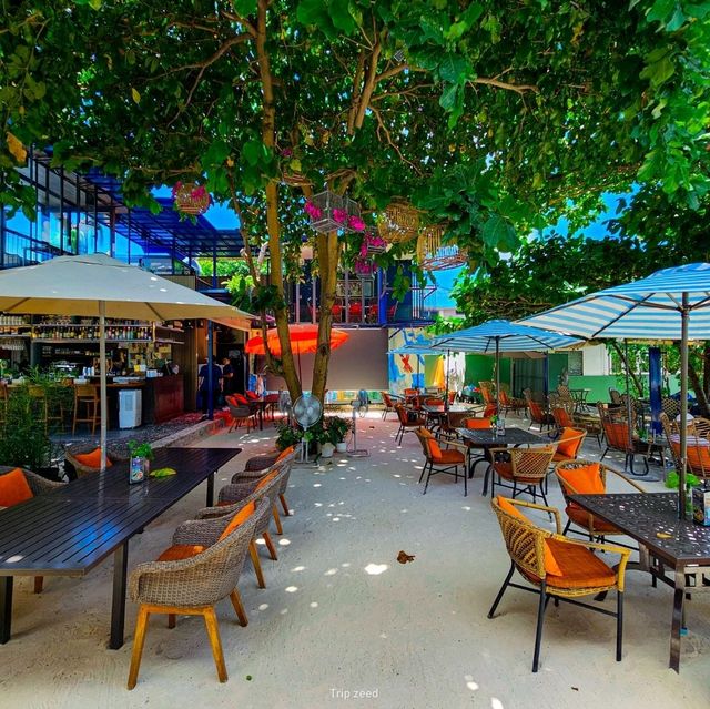 ร้านอาหารและคาเฟ่ติดริมทะเล หาดส่วนตัว ร้านอาหารและคาเฟ่ติดริมทะเล หาดส่วนตัว