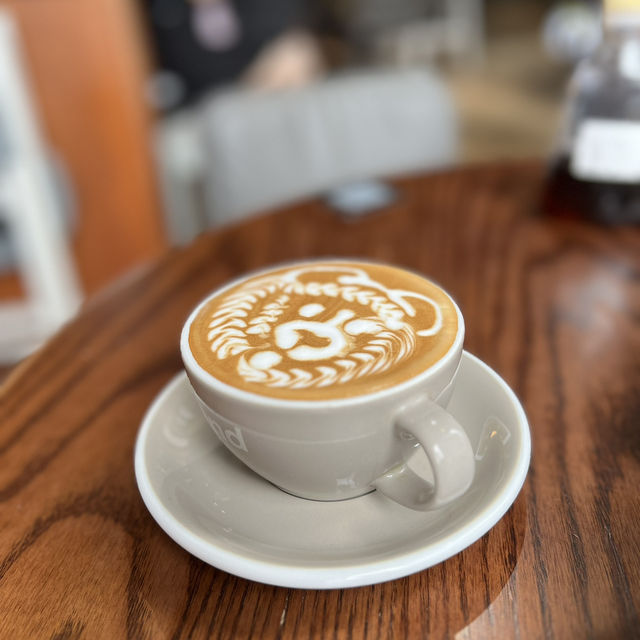 Blend: A Tranquil Breakfast Haven Amidst the Urban Rush