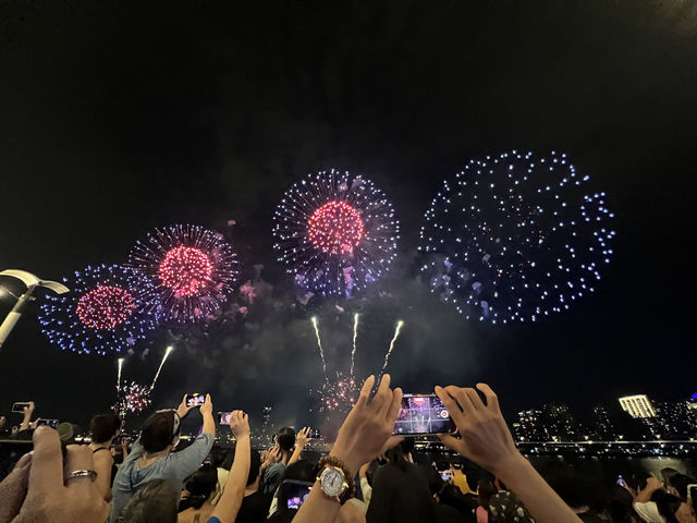 🎆 大稻埕夏日煙火節 - 台北夏の風物詩、華麗な花火と川辺の涼を楽しむ🎆