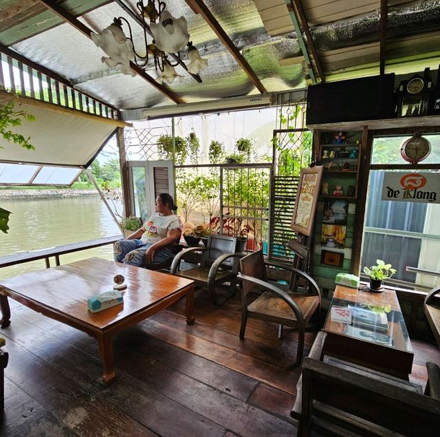 eight de klong