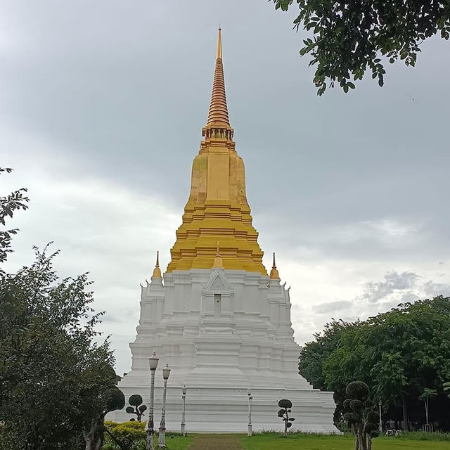 Step Back in Time at Ayutthaya’s Ancient Ruins