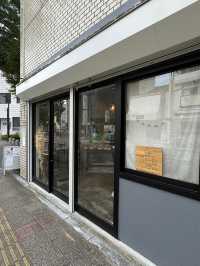 【福岡カフェ】三角のビルの中にある焼き菓子が美味しいカフェ🍩